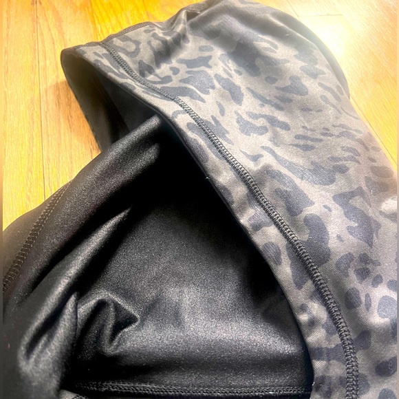 Lululemon womens leopard print black and gray hoodie jacket Size 4 - Picture 6 of 10